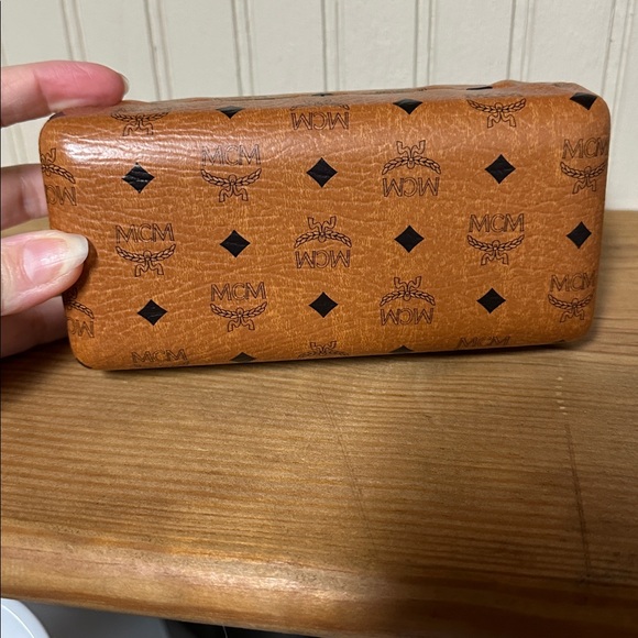 New MCM Sunglasses Case - Picture 2 of 4